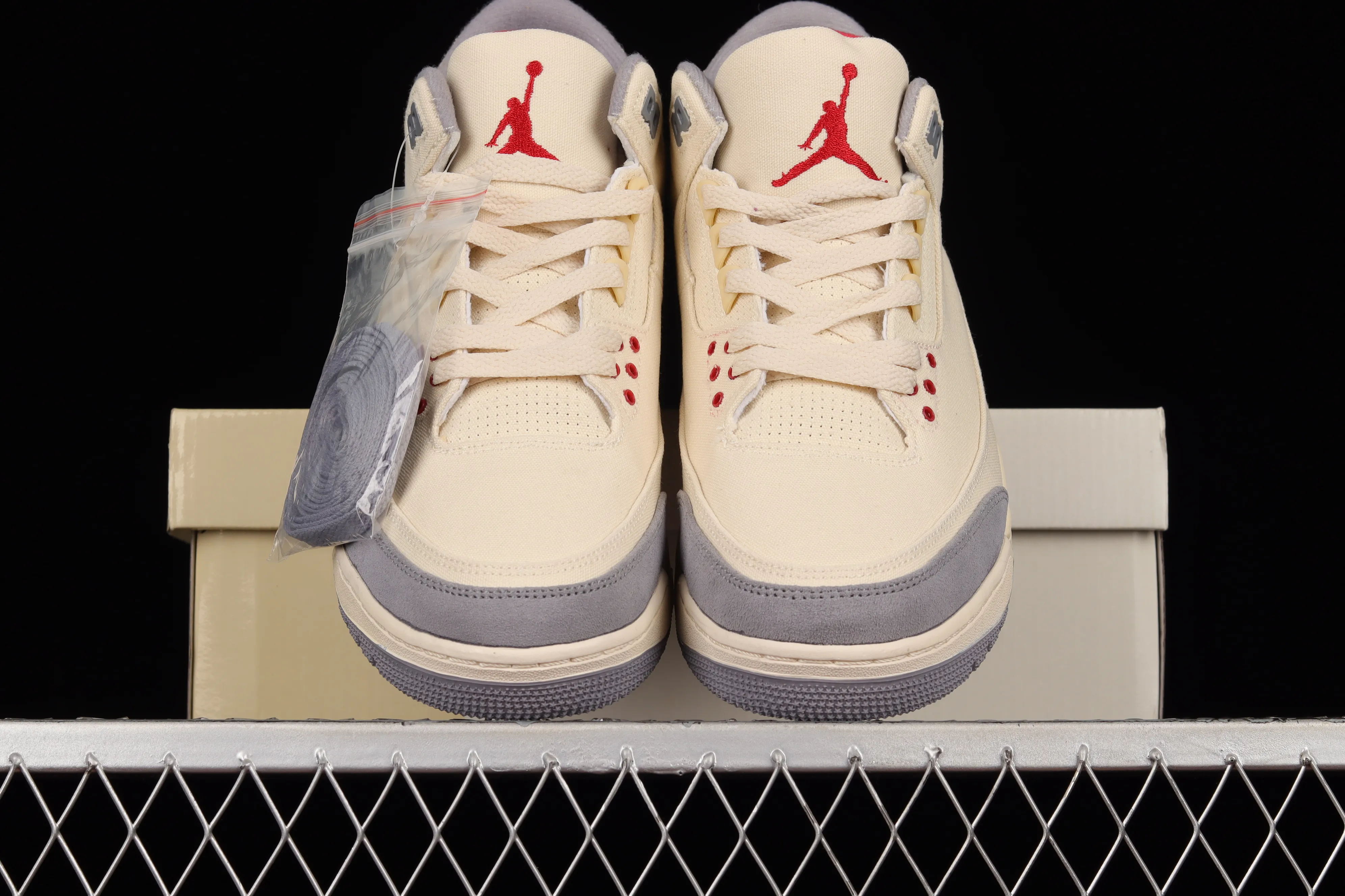 All categories Air Jordan Jordan series basketball shoes Air Jordan 3 cost-effective version Air Jordan 3 "Muslin" AJ3 Joe 3 cement gray canvas basketball shoes DH7139-100